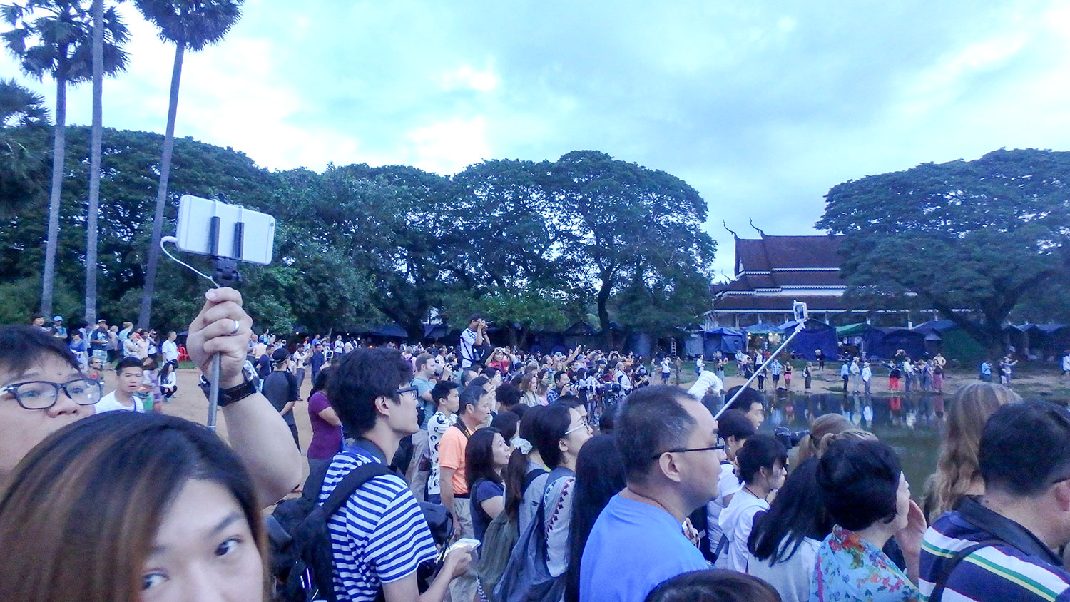 Angkor Wat tourists